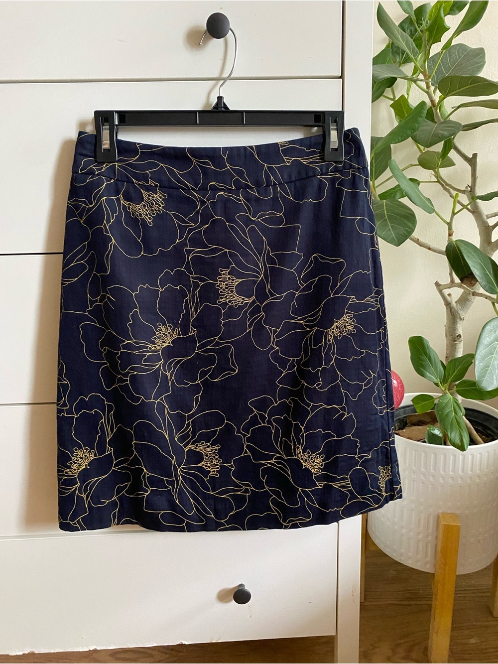 Ann Taylor Factory Navy Skirt with Gold Floral Outline